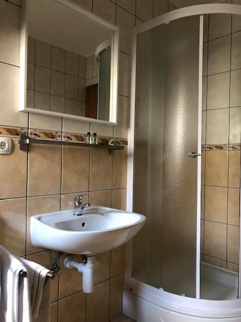 Apartment Pama Luko 100m From Beach, Tennis Court & Gym, Free Parking Supetar