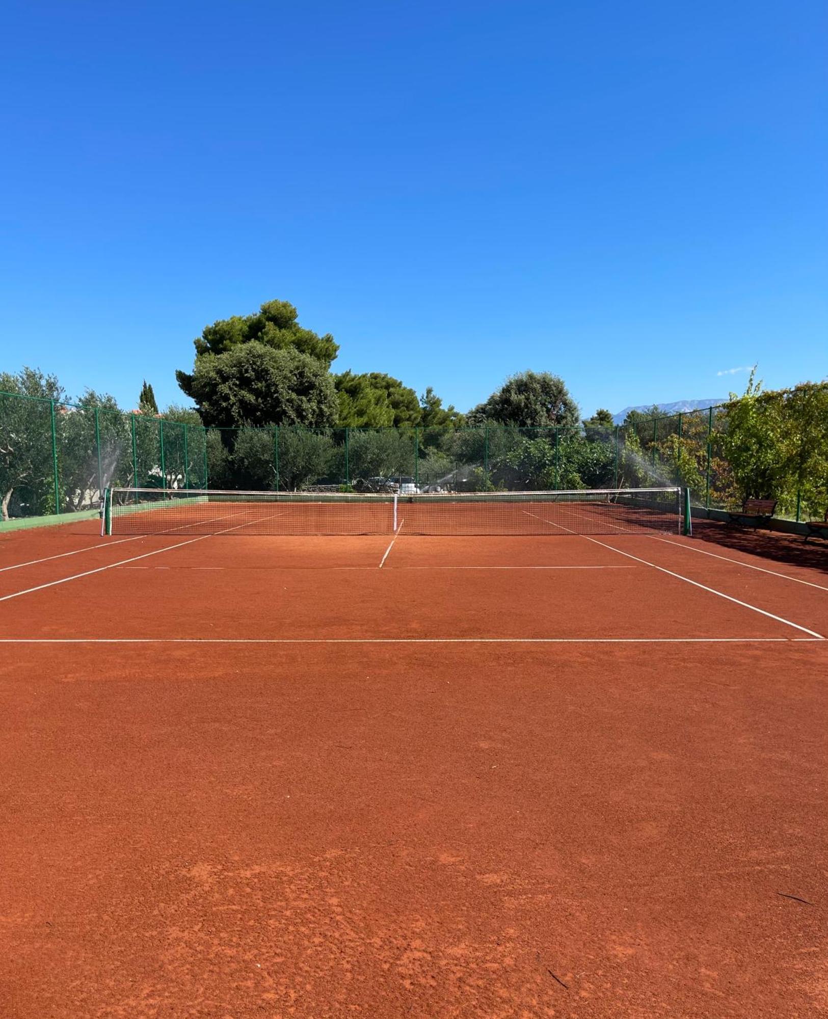 Pama Luko 100m From Beach, Tennis Court & Gym, Free Parking Supetar
